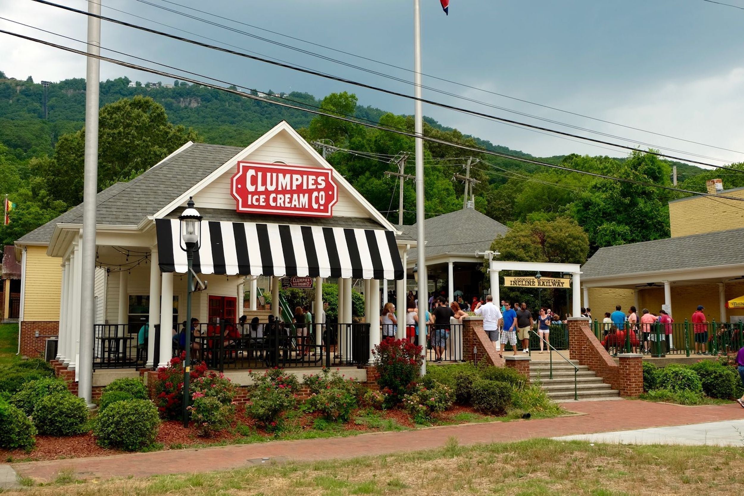 Clumpies Sweet Sounds of Spring: Porchfest Comes to St. Elmo (and Clumpies!)